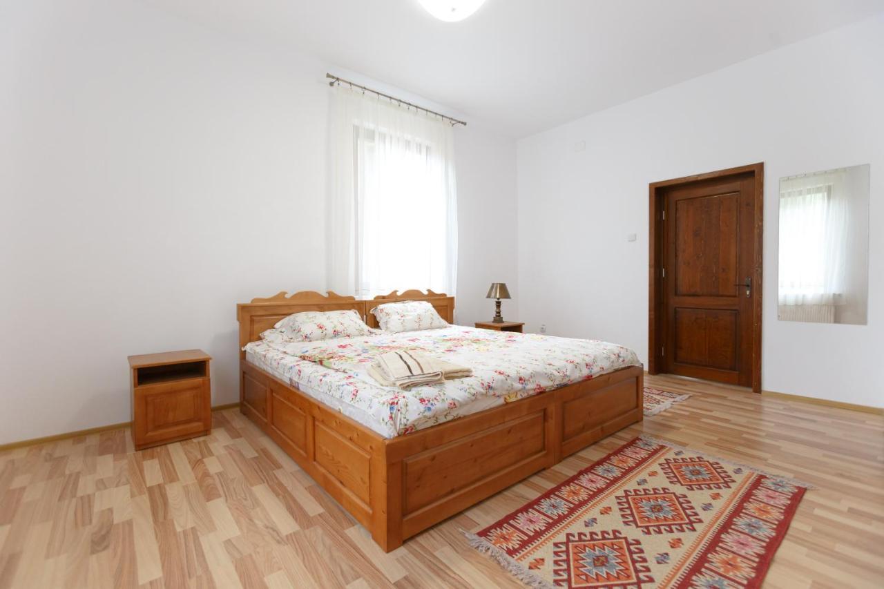 Pensiunea Casoca-Cascada Siriu Exterior foto
